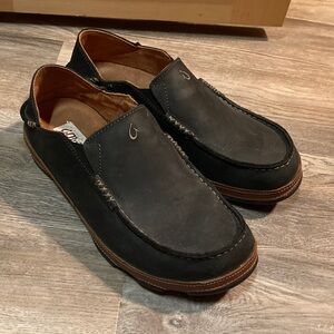 Olukai Moloa Black and Brown Leather Loafers
